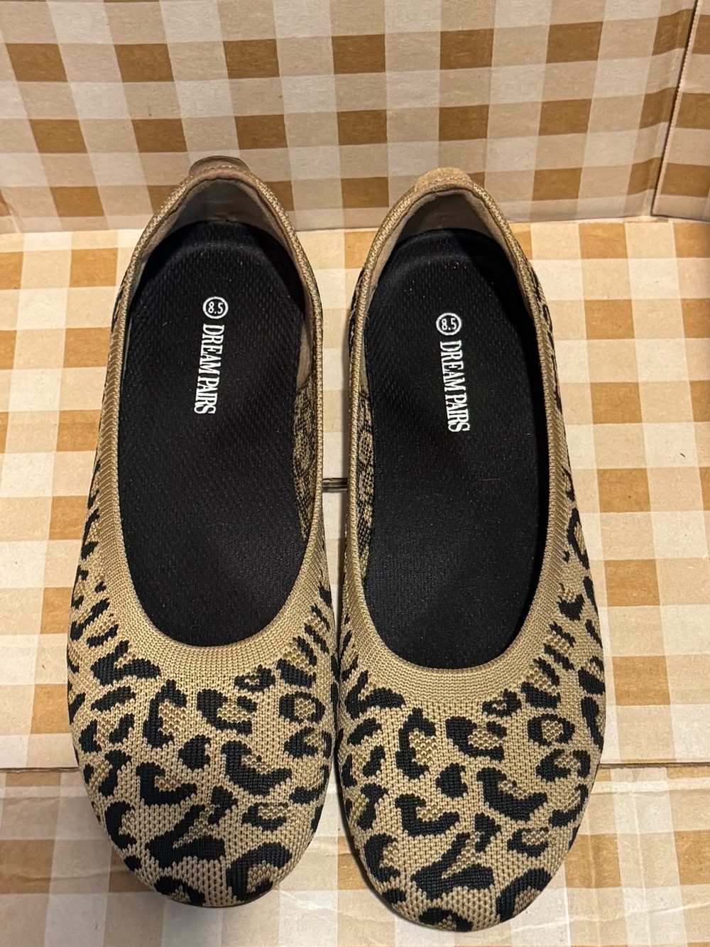 Dream Pairs Leopard Knit Ballet Flats - Beige & Black